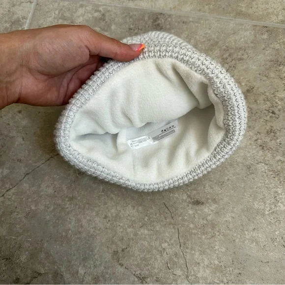 SOLD White knit beanie - Picture 3 of 3